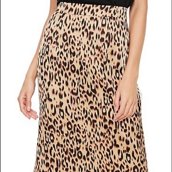 Misguided a-Line Leopard Skirt - Picture 3 of 7